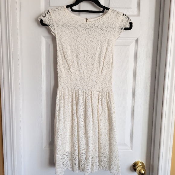 Aritzia Talula Belgravia Dress size 2 - Picture 1 of 3